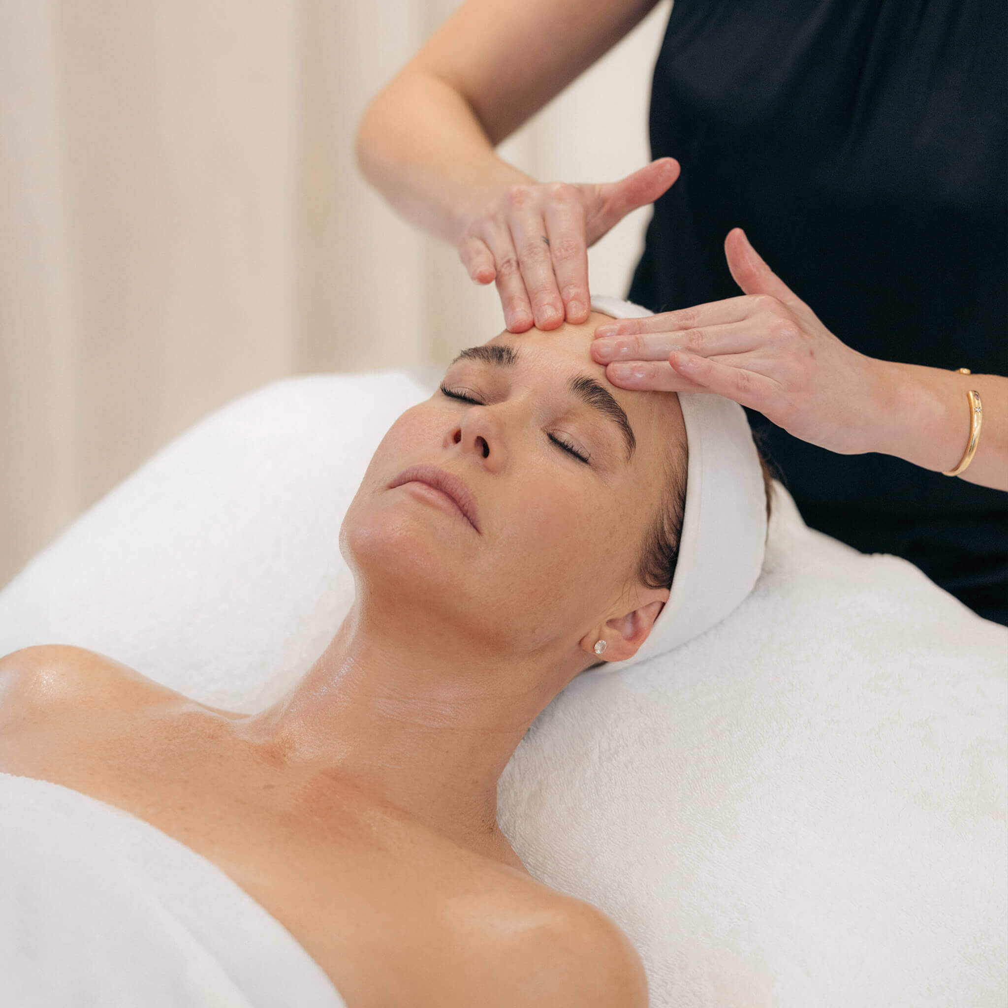 How Can You Improve Your Skin Health With Expert Skincare?